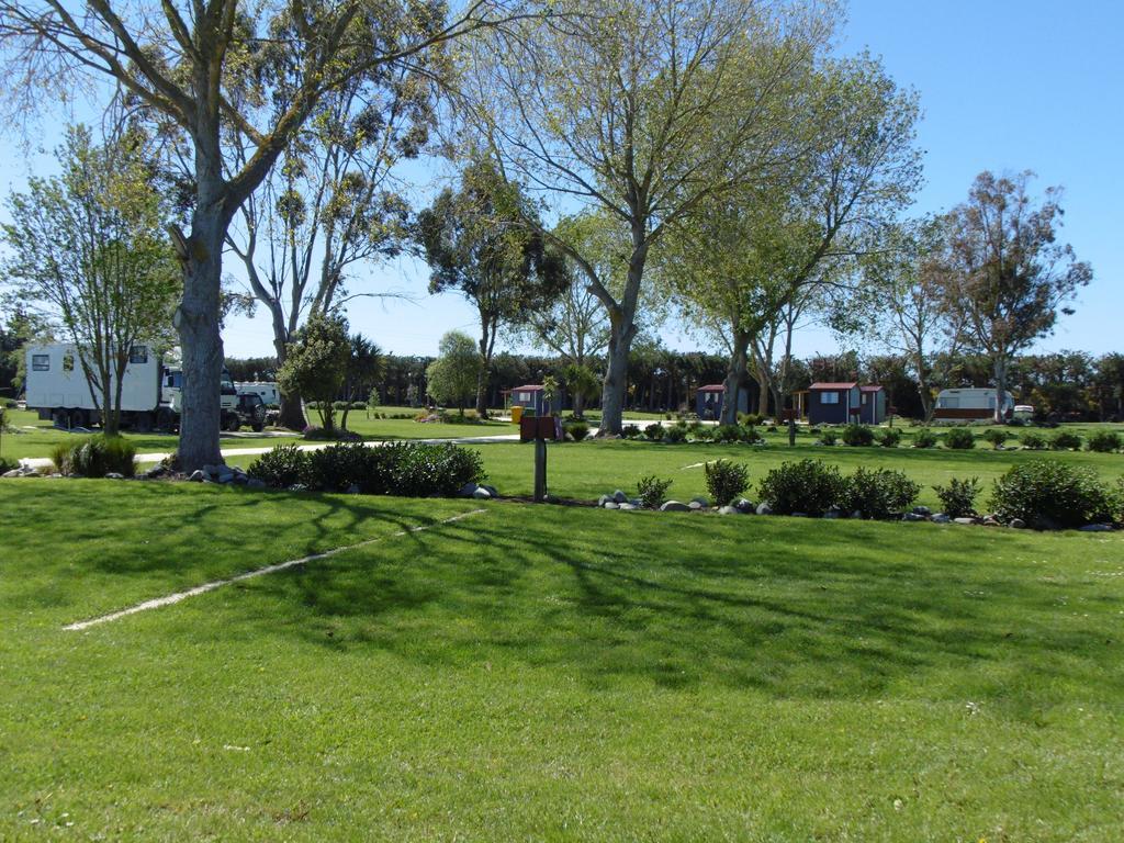 Glenavys Waitaki River Motor Camp Exterior photo