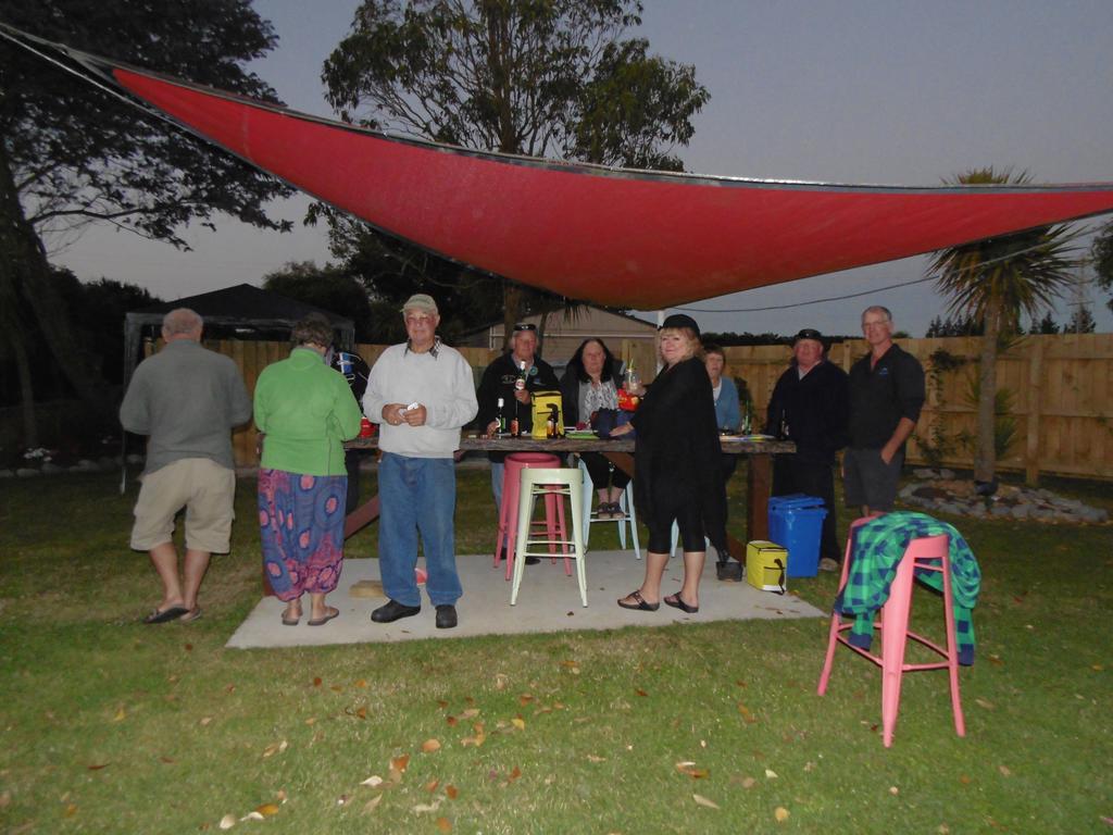 Glenavys Waitaki River Motor Camp Exterior photo
