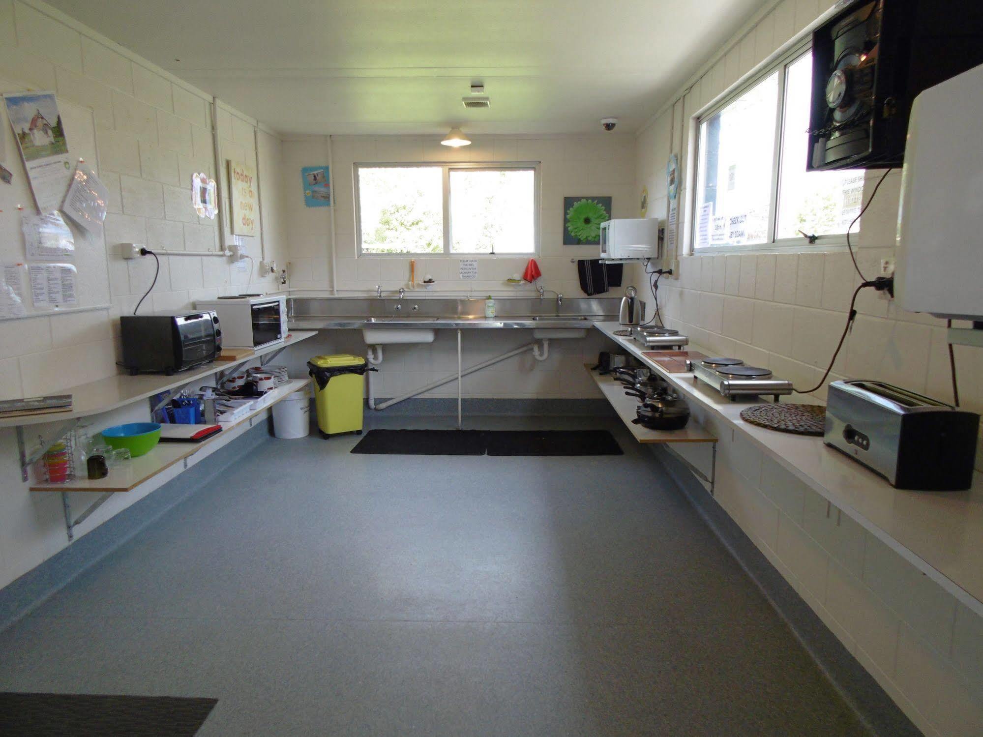 Glenavys Waitaki River Motor Camp Exterior photo